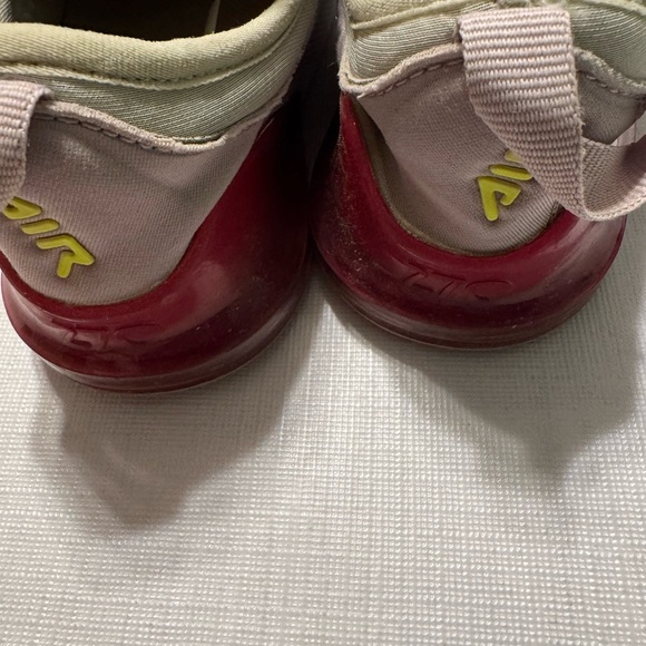 Nike AirMax 270 Girls Size 10C  Fast Shipping ! - Picture 6 of 16